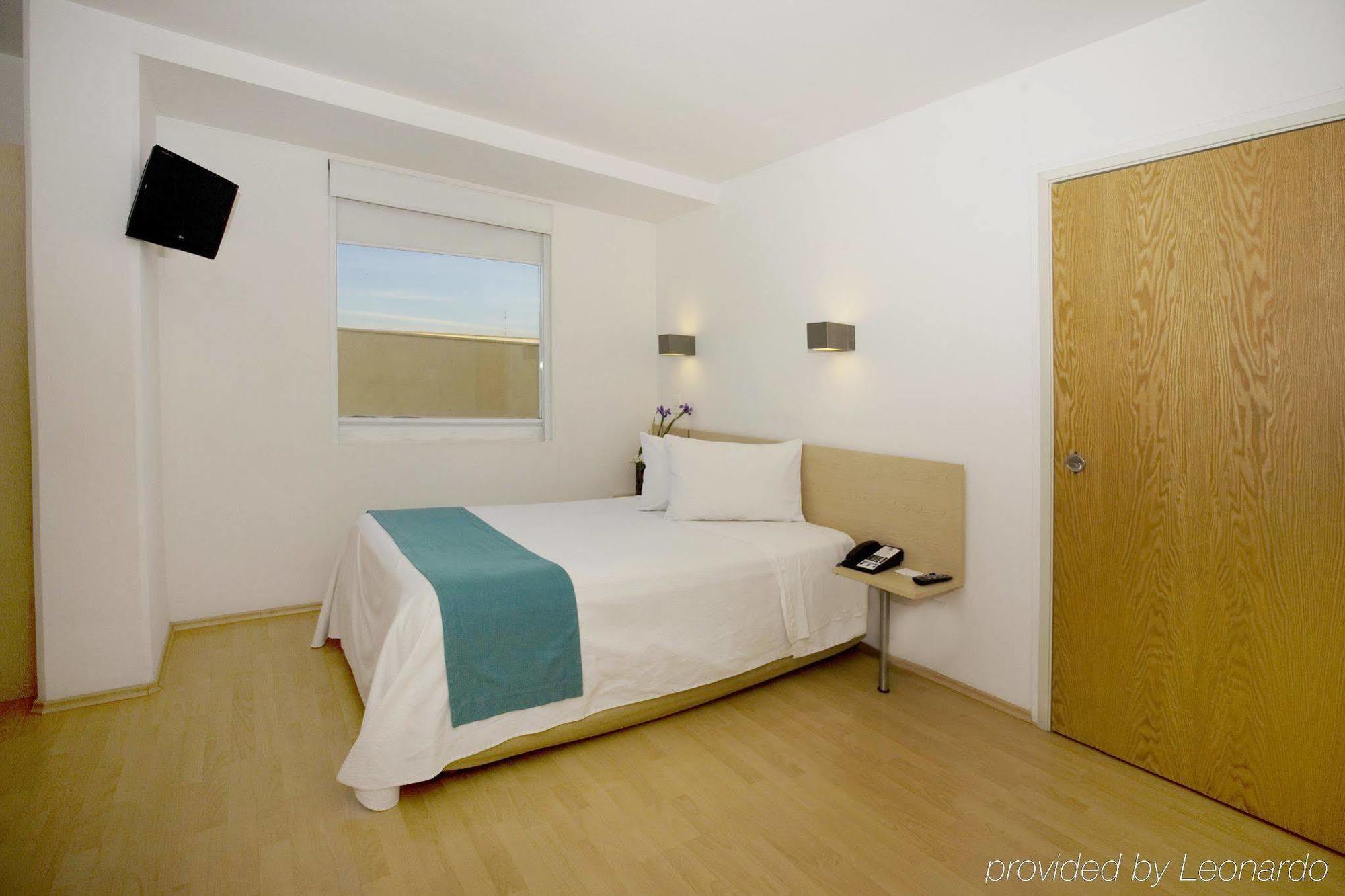 One Queretaro Plaza Galerias Hotell Rum bild
